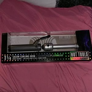 Hot tools 1 1/4 salon curling iron